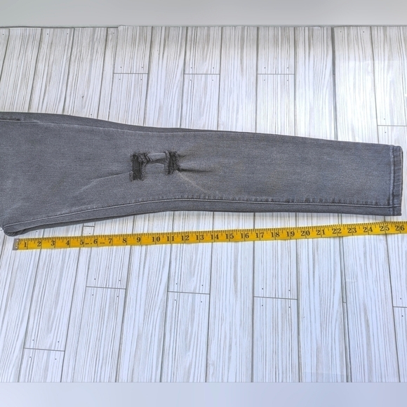 Pistola Distressed Mid Rise Cropped Jean in Fade to Black Women's Size 26 - Picture 8 of 10